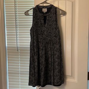 Pleaded navy dress size M